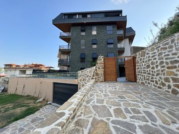 Exterior 4