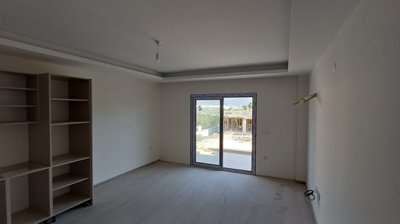 Interior 6