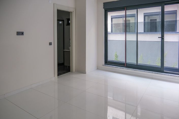 Image No.10-1 Bed Apartment for sale