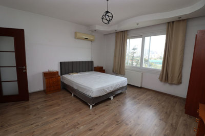 Interior 7