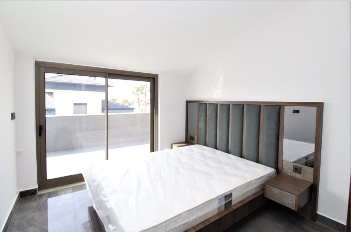 Image No.22-4 Bed Apartment for sale