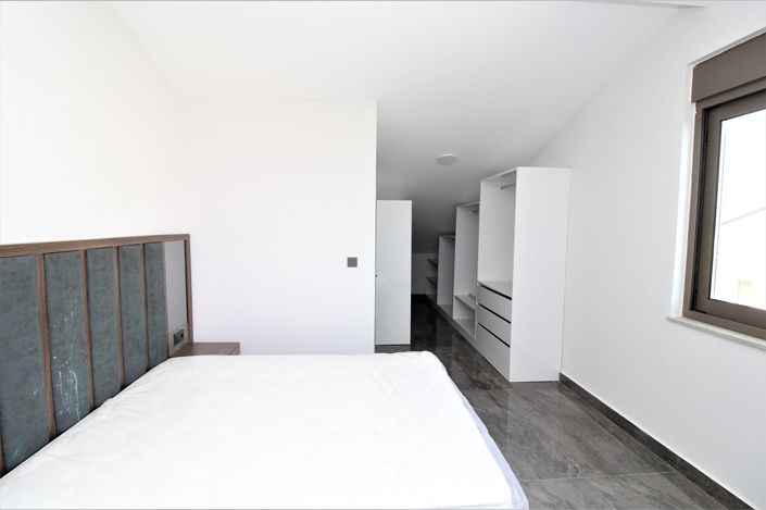 Image No.26-4 Bed Apartment for sale