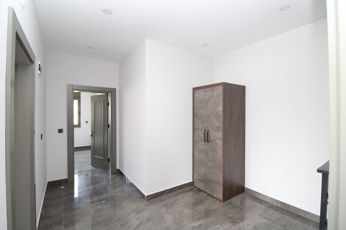 Image No.33-4 Bed Apartment for sale