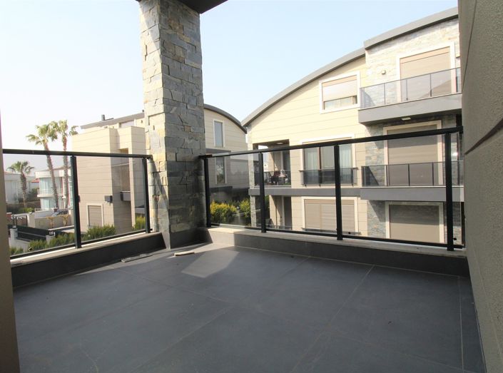 Image No.37-4 Bed Apartment for sale