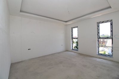 Interior 6