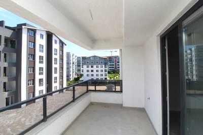 Interior 12