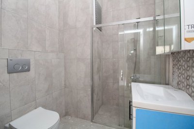 Interior 8