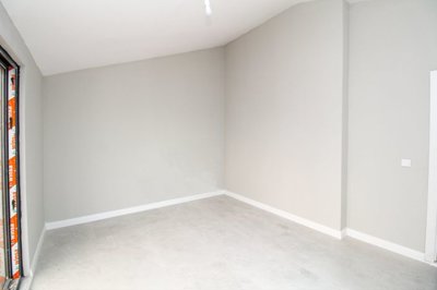 Interior 4