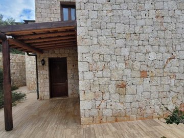 Exterior 4