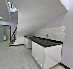 Interior 8