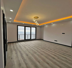 Interior 4