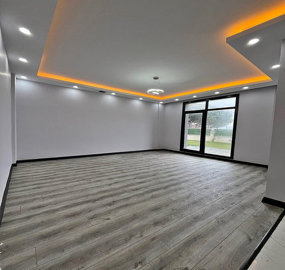 Interior 5