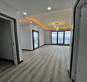 Interior 6