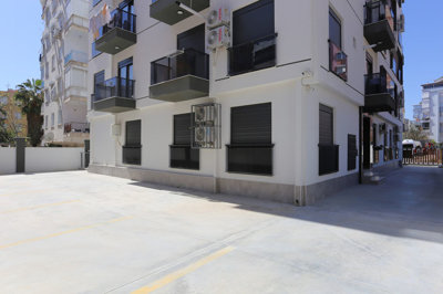 Exterior 4