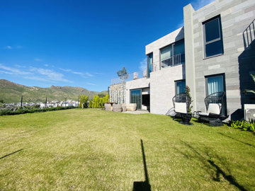 Exterior 4