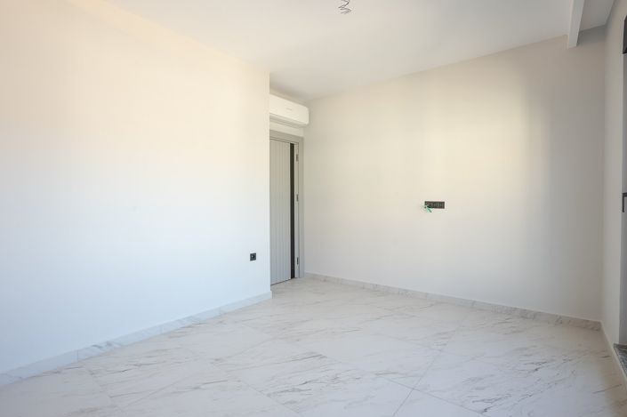 Image No.33-3 Bed Apartment for sale