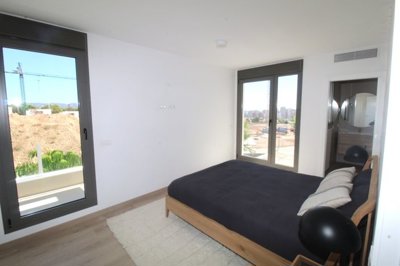 Interior 6