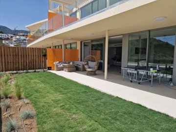 Exterior 4