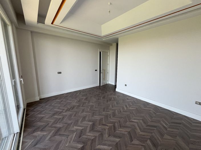 Image No.20-4 Bed Apartment for sale