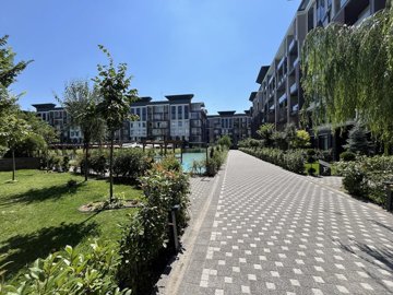 Exterior 8