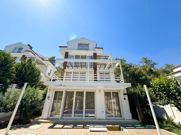 Image No.2-5 Bed House/Villa for sale