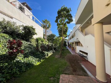 Exterior 5