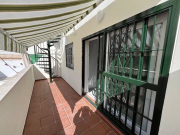 Exterior 9
