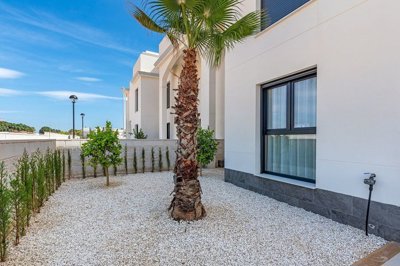 Exterior 14