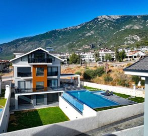 Exterior 2