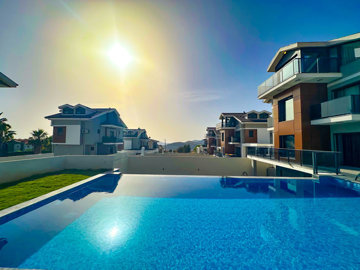Exterior 4
