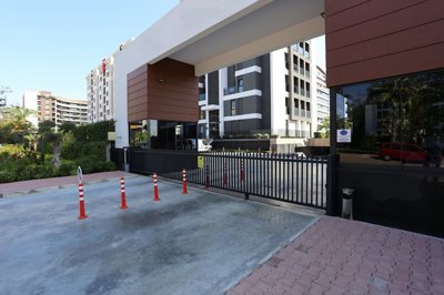 Exterior 14