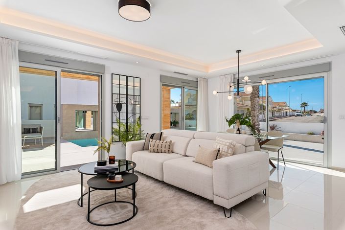 Image No.18-4 Bed House/Villa for sale