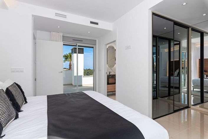 Image No.24-4 Bed House/Villa for sale