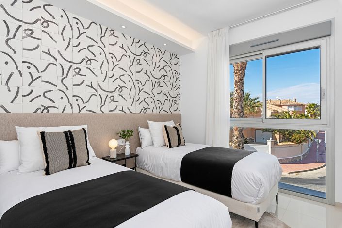 Image No.30-4 Bed House/Villa for sale