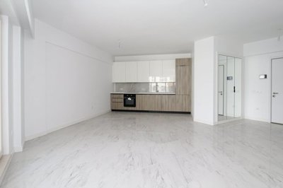 Interior 4