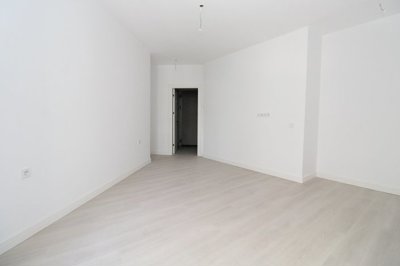Interior 8
