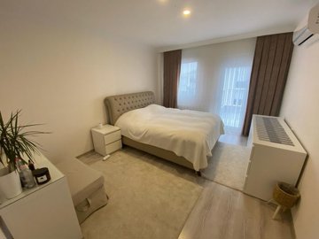Interior 6