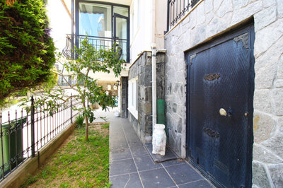 Exterior 12