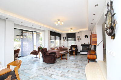 Interior 2
