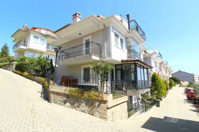 Exterior 3