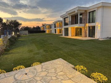 Exterior 2