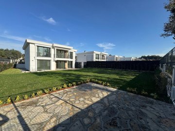 Exterior 7