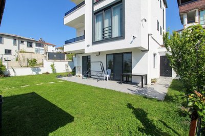 Exterior 15
