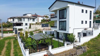 Exterior 6