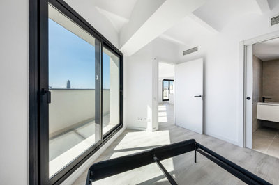 Interior 8