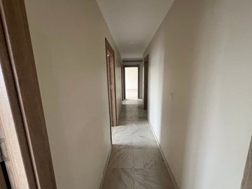 Interior 8