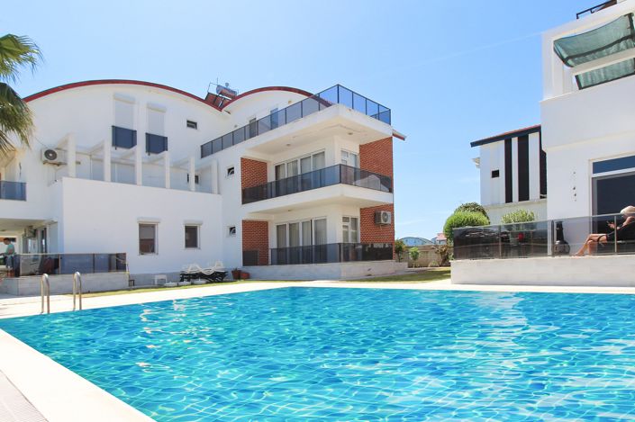 Image No.1-4 Bed Apartment for sale