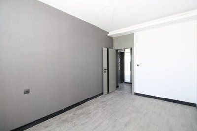 Interior 5