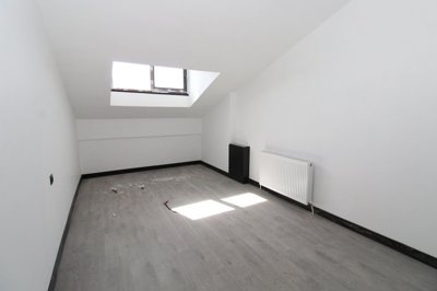 Interior 7
