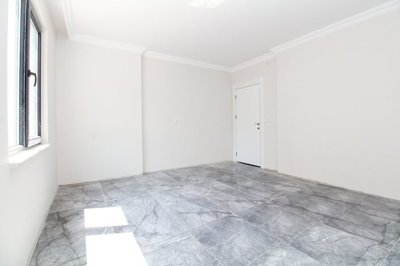 Interior 5